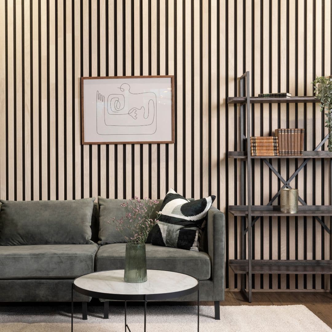 Ferdig spilevegg i moderne stue.