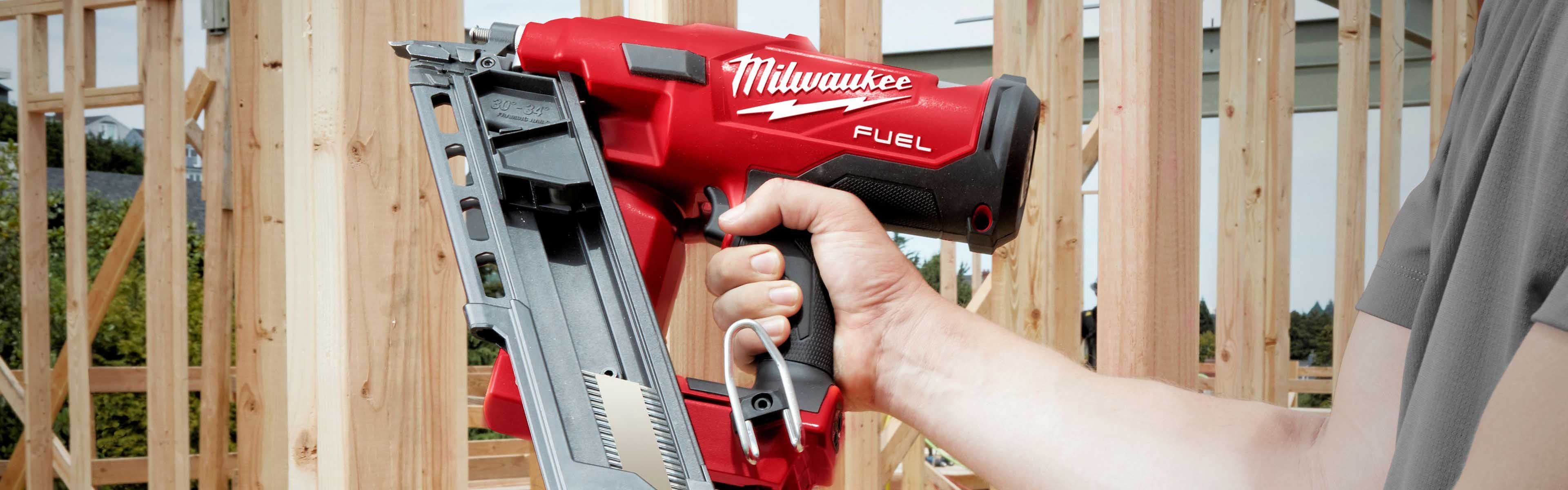 Milwaukee M18 FUEL™ 34° spikerpistol.